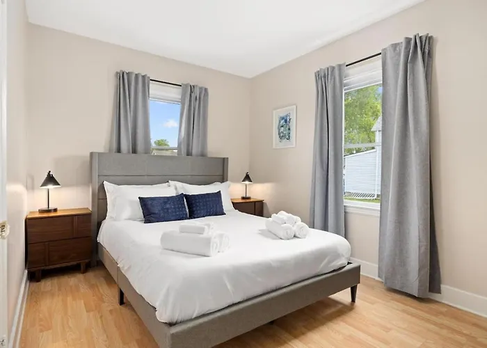 Hébergement de vacances Cozy Mid Century Oasis With 2 King Beds Peoria
