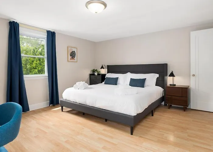Cozy Mid Century Oasis With 2 King Beds Peoria