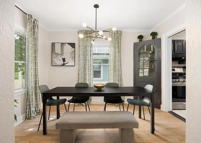 Cozy Mid Century Oasis With 2 King Beds Peoria