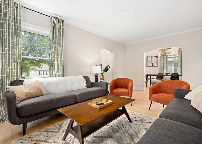 Hébergement de vacances Cozy Mid Century Oasis With 2 King Beds Peoria
