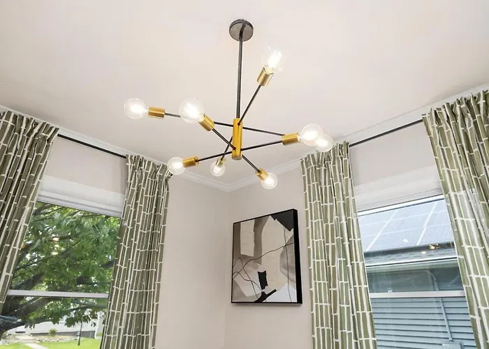 Cozy Mid Century Oasis With 2 King Beds *